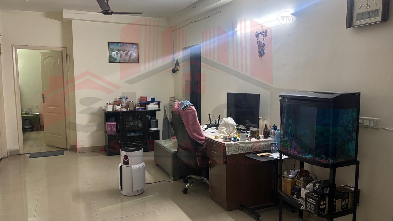 1960 Sqft Ready to Move in 3BHK+SR, Park Facing Flat for Sale